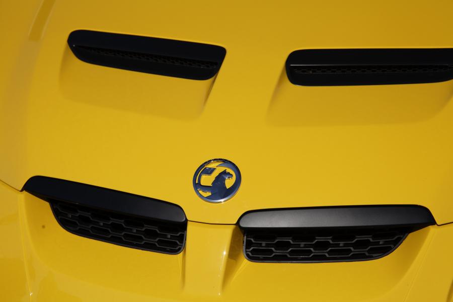  Vauxhall VXR8 Maloo 2012 года  (фото 17 из 75)